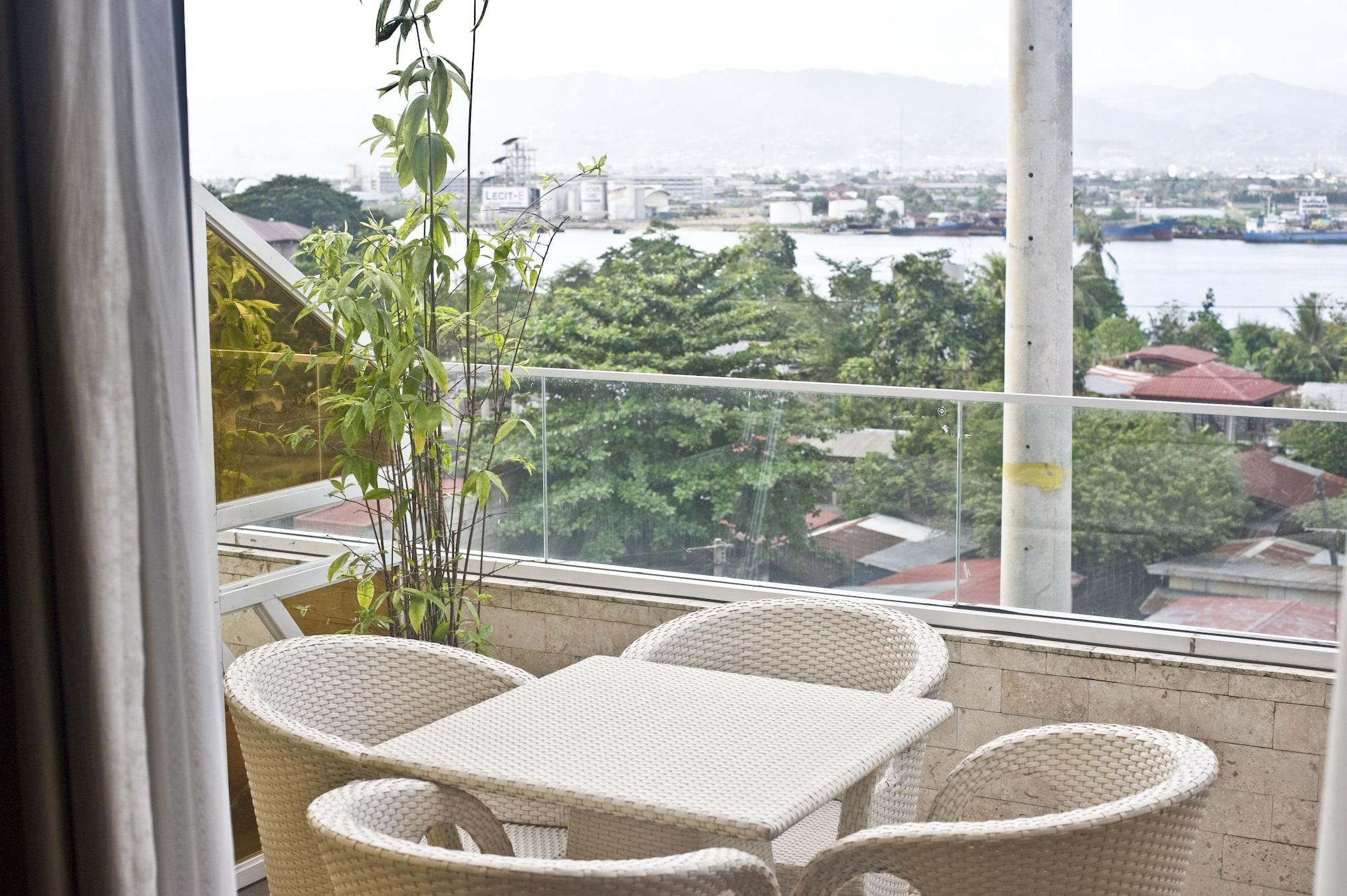 Goldberry Suites & Hotel Mactan Lapu-Lapu City Kültér fotó