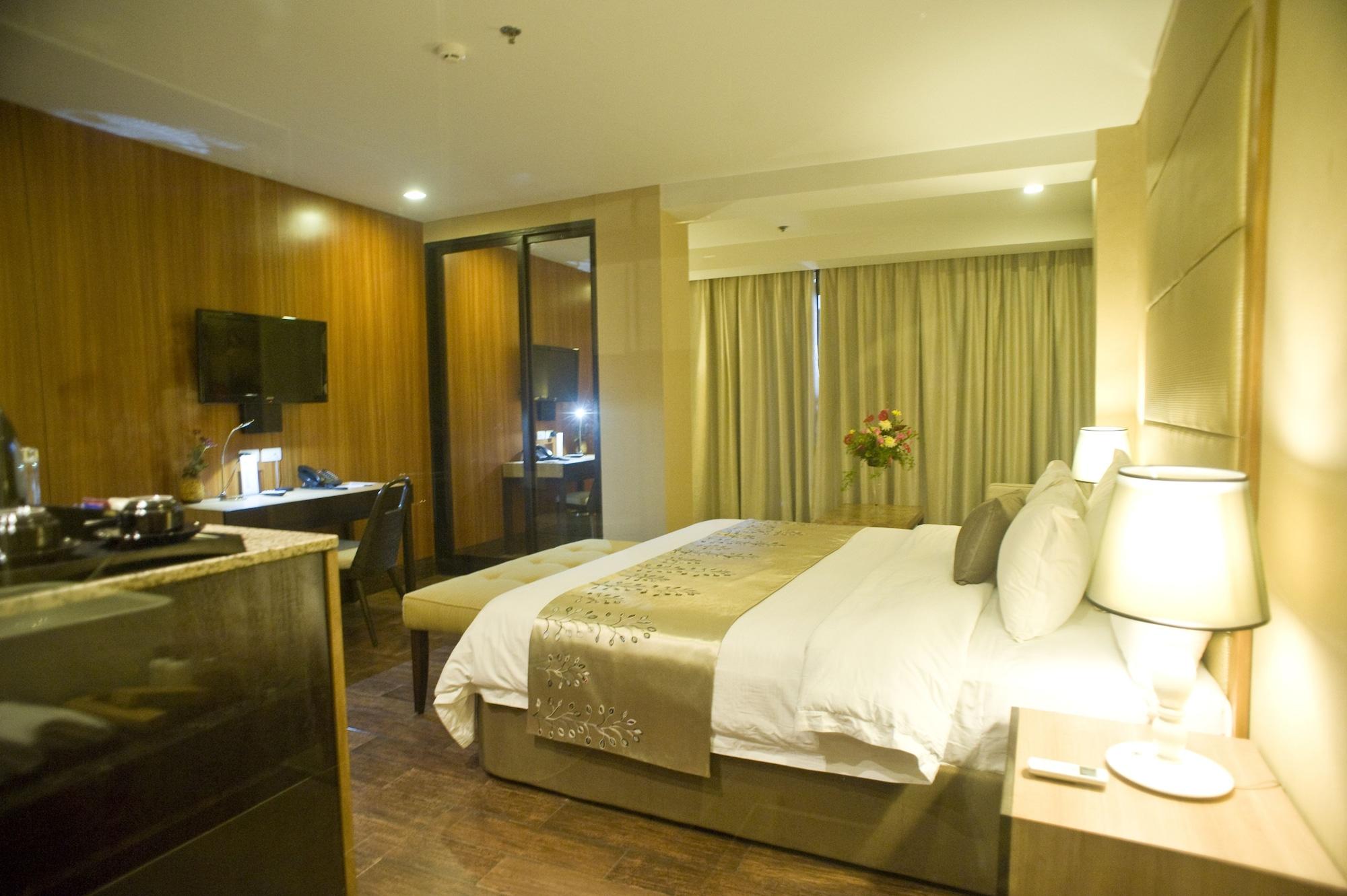 Goldberry Suites & Hotel Mactan Lapu-Lapu City Kültér fotó