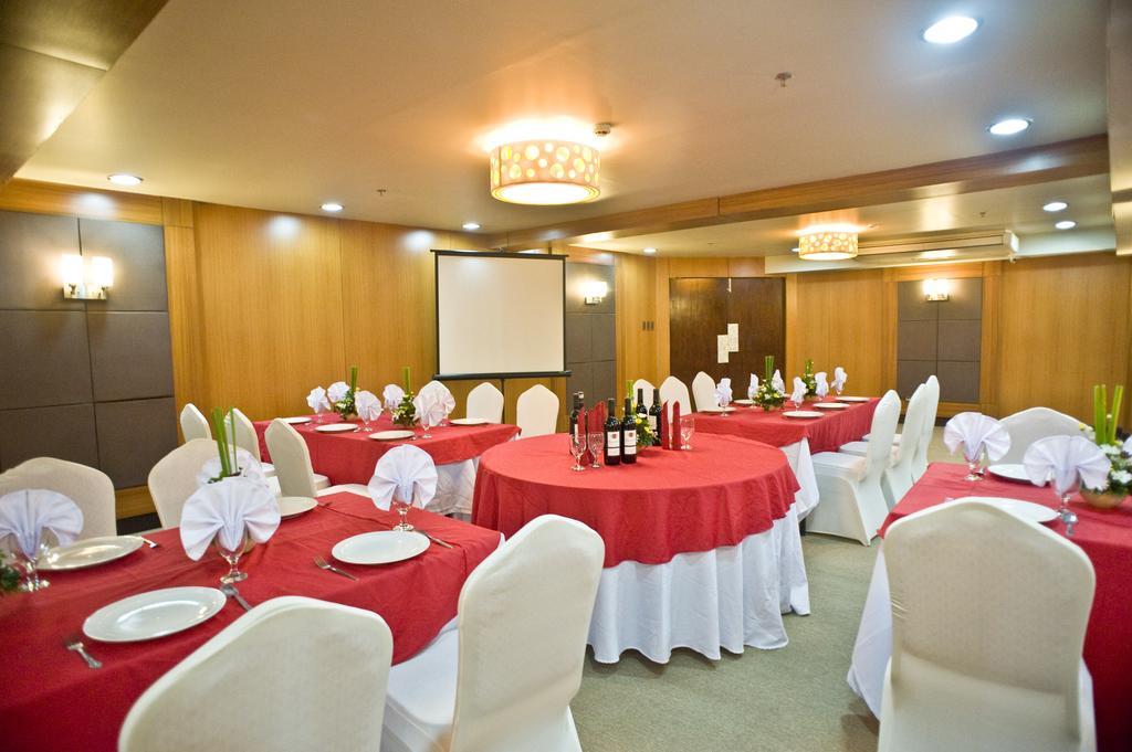 Goldberry Suites & Hotel Mactan Lapu-Lapu City Kültér fotó