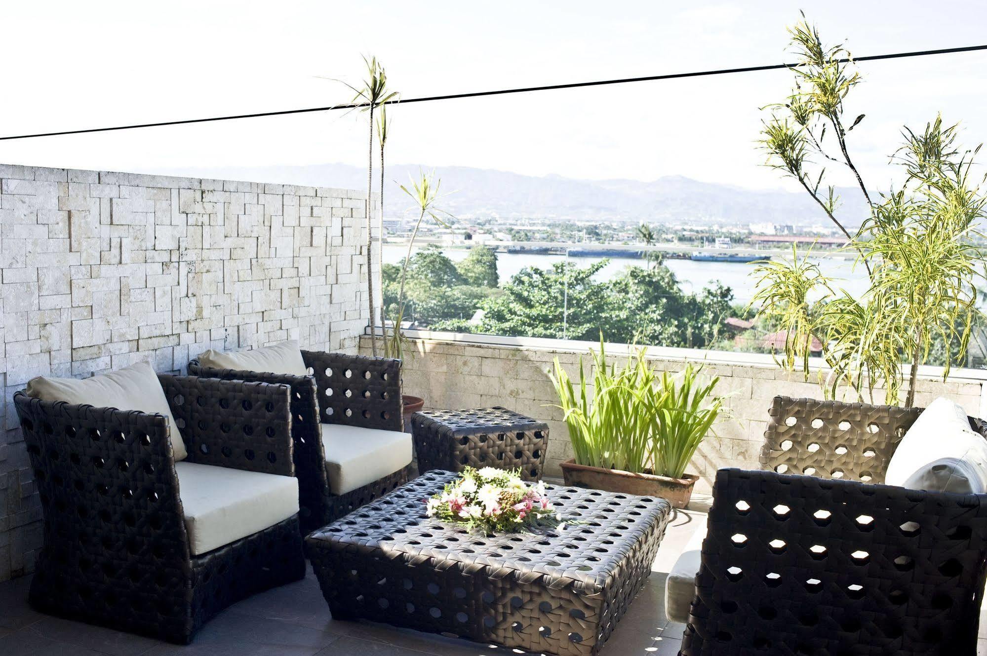 Goldberry Suites & Hotel Mactan Lapu-Lapu City Kültér fotó