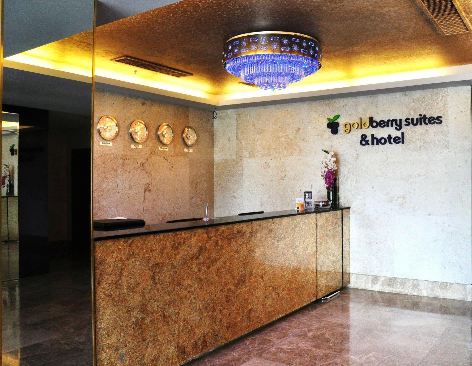 Goldberry Suites & Hotel Mactan Lapu-Lapu City Kültér fotó