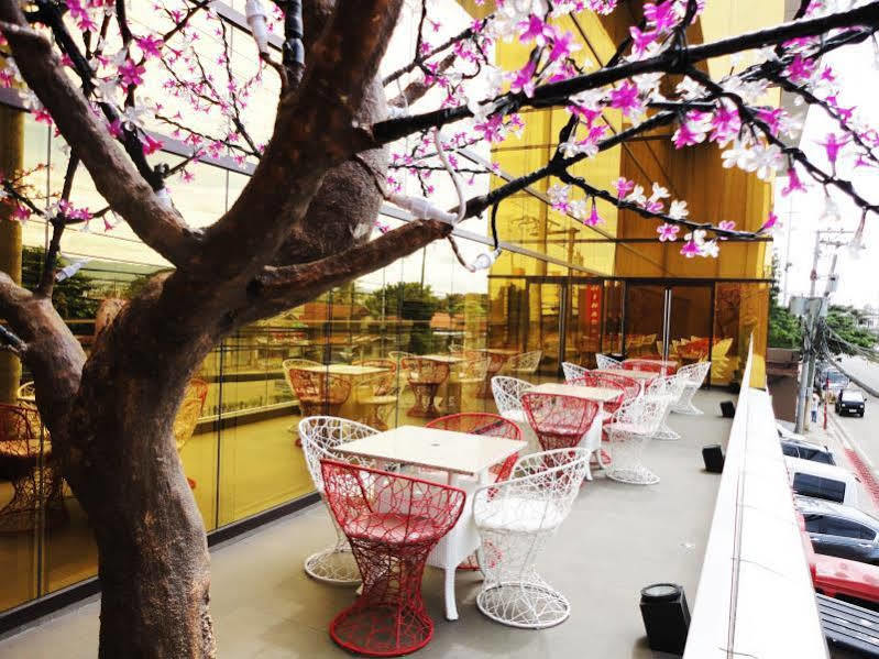 Goldberry Suites & Hotel Mactan Lapu-Lapu City Kültér fotó